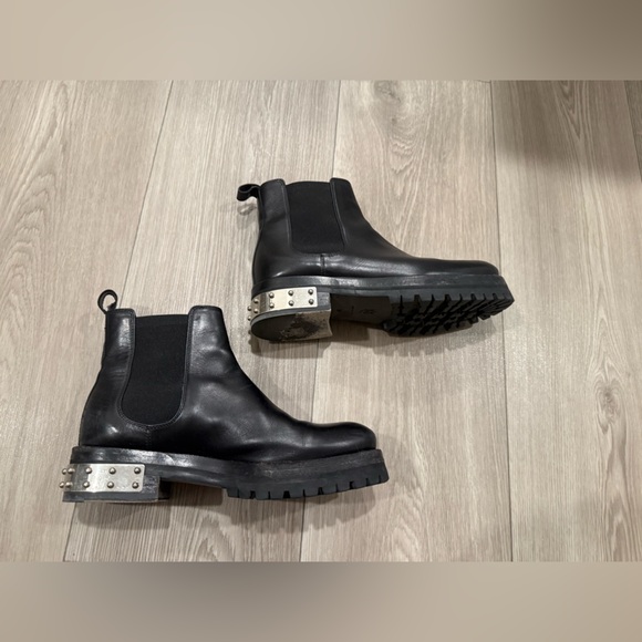 Alexander McQueen Black Leather Ankle Boots. 36. Gently Worn. - Picture 2 of 6